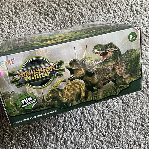 Kids Dinosaur play set - Picture 5 of 12